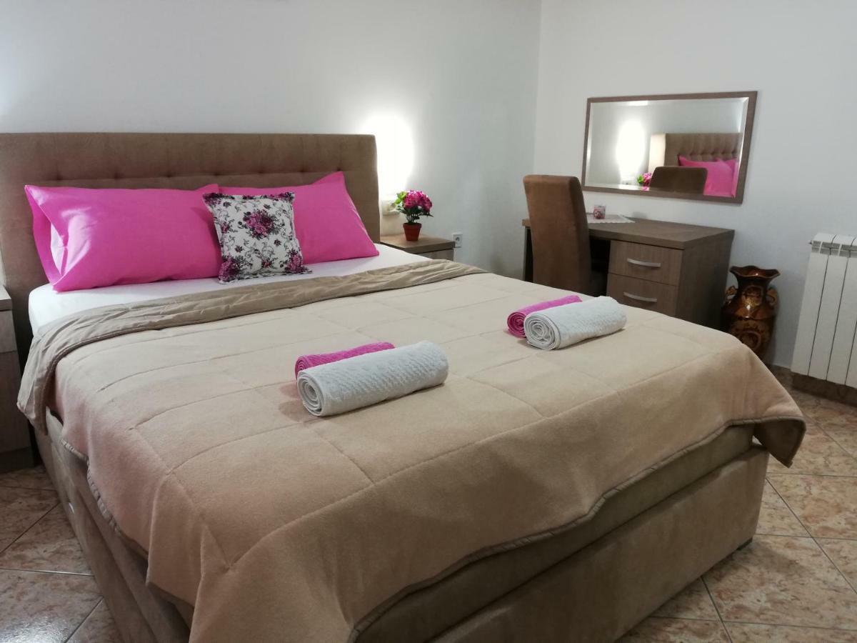 Apartments Familia Μπούντβα Εξωτερικό φωτογραφία