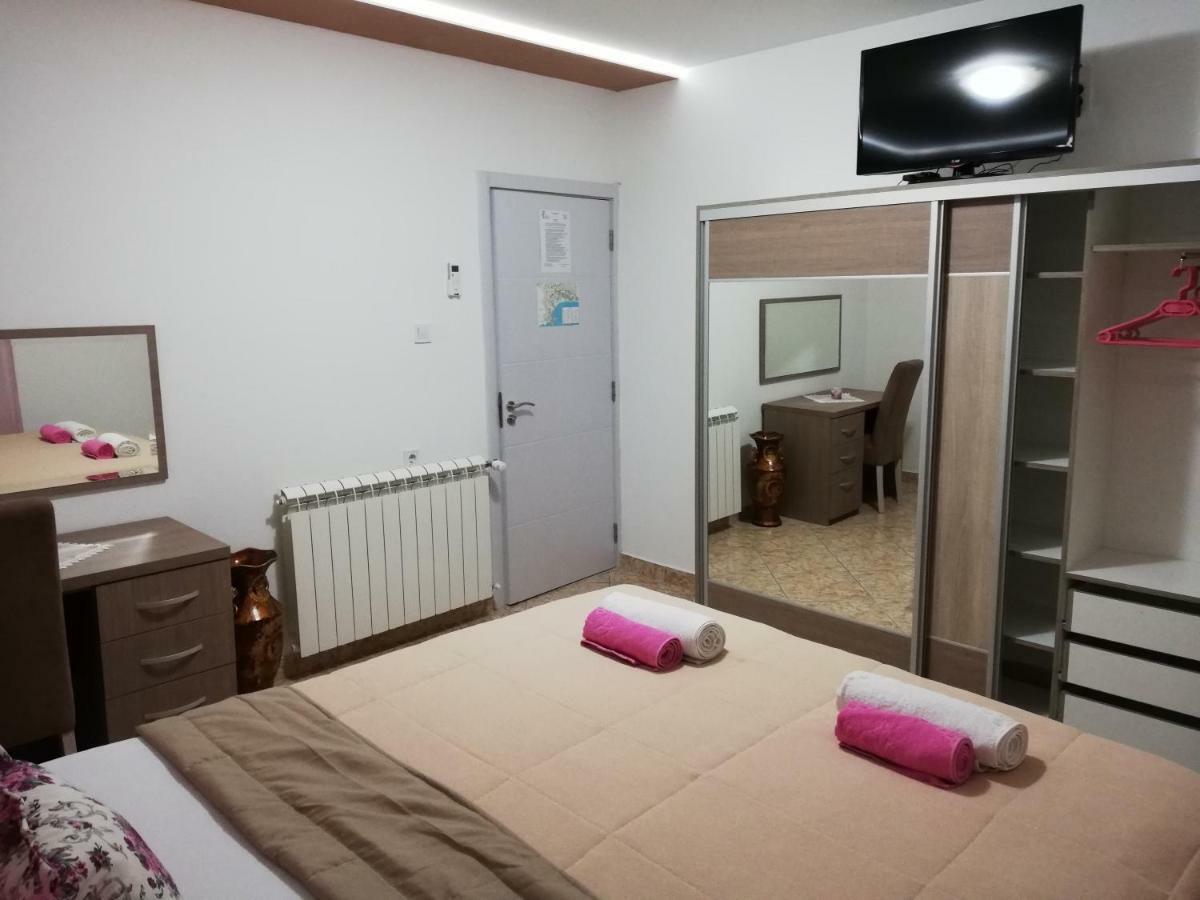 Apartments Familia Μπούντβα Εξωτερικό φωτογραφία